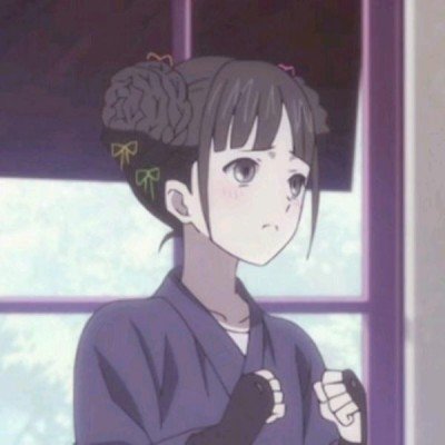 小孩大哭猫咪边哄边擦眼泪